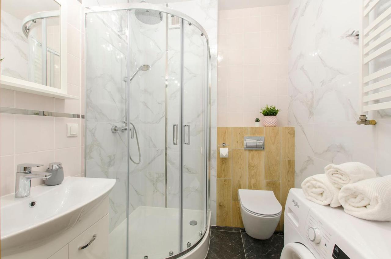 Aparthouse Deluxe Lodz  Ngoại thất bức ảnh