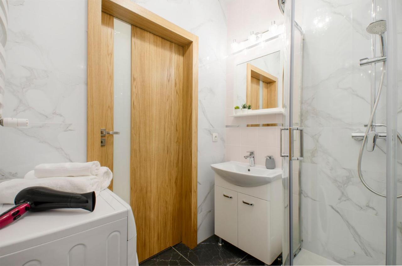 Aparthouse Deluxe Lodz  Ngoại thất bức ảnh